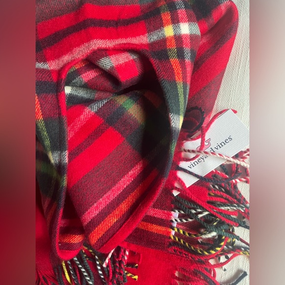 Vineyard Vines Red Tartan Plaid Fringed Woven Wool Wrap Shawl NWT - Picture 6 of 6